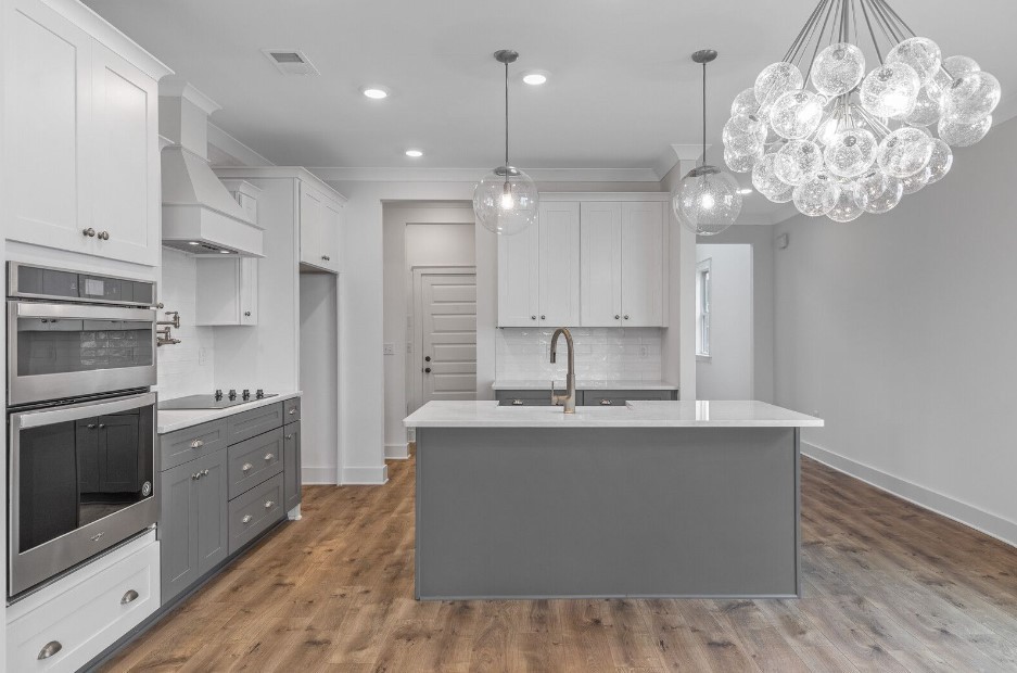 1005 Myrtle Lane