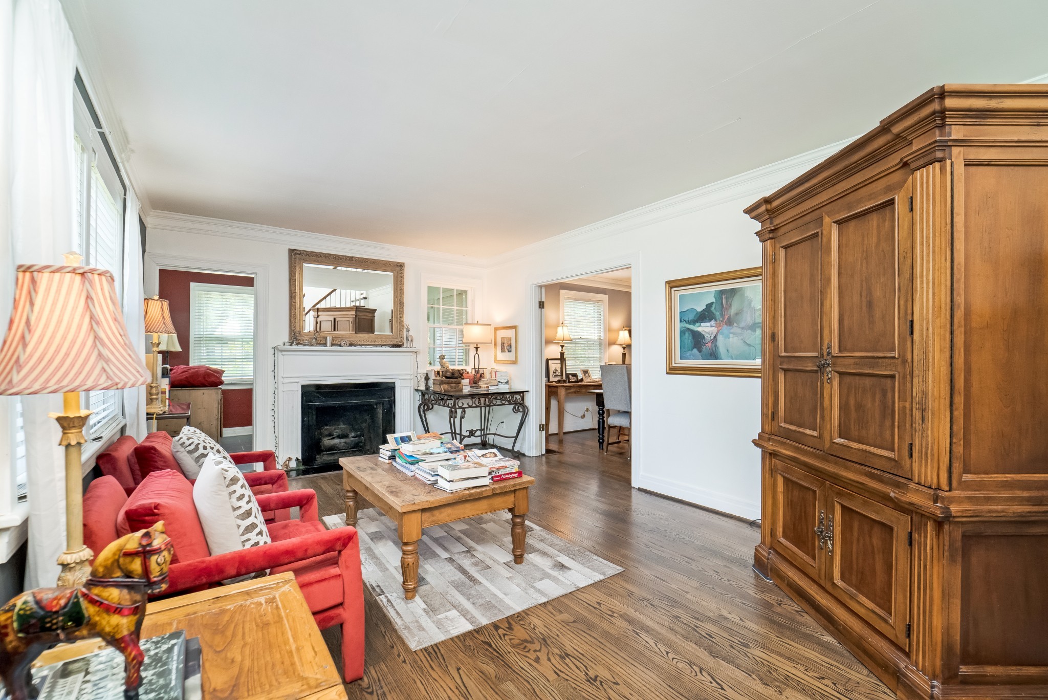 4207 Belmont Park Ter