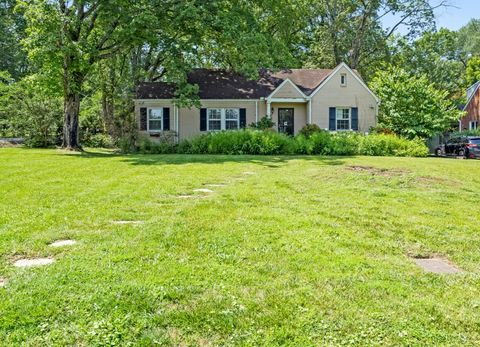 4207 Belmont Park Ter Nashville TN 37215