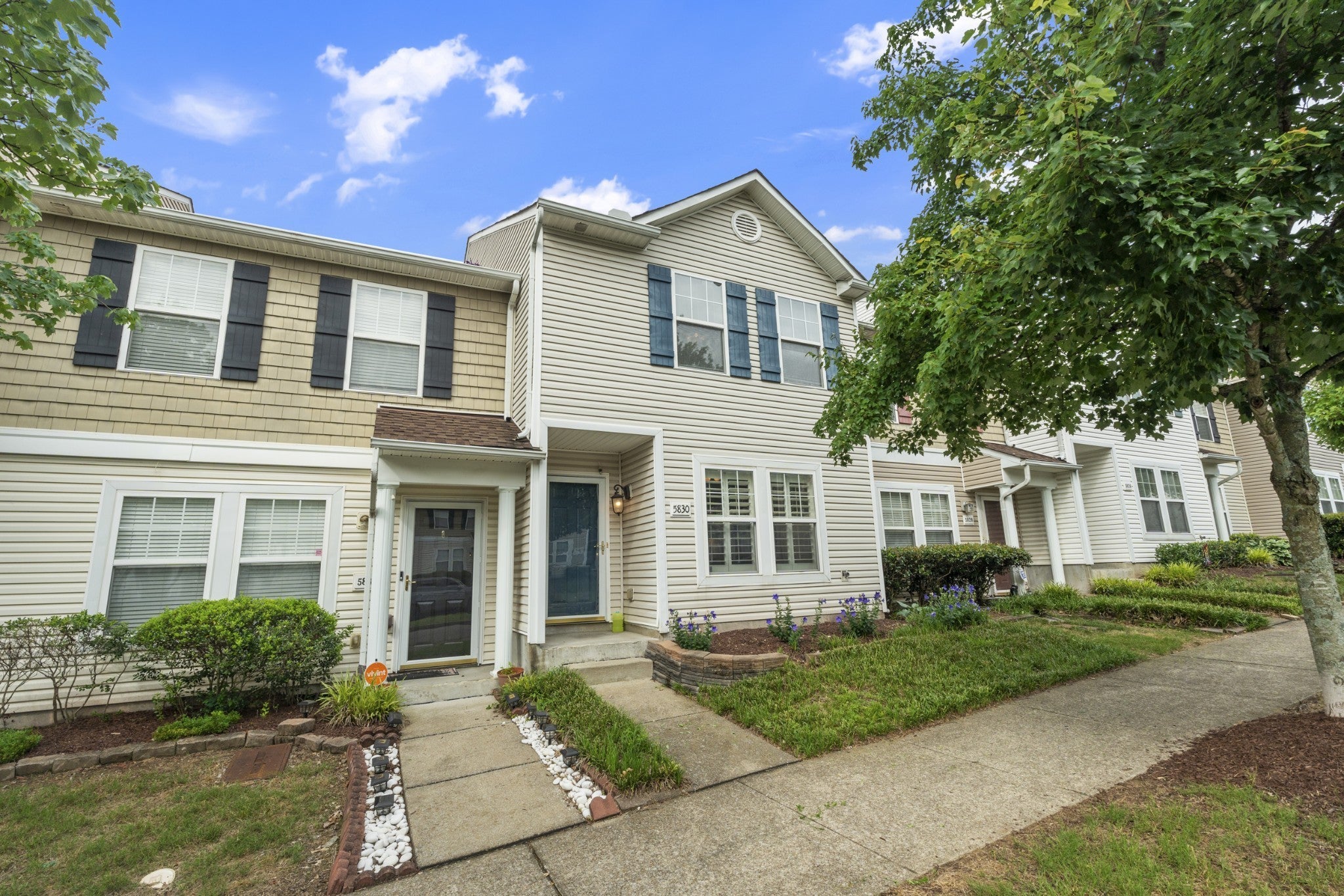 5830 Monroe Xing