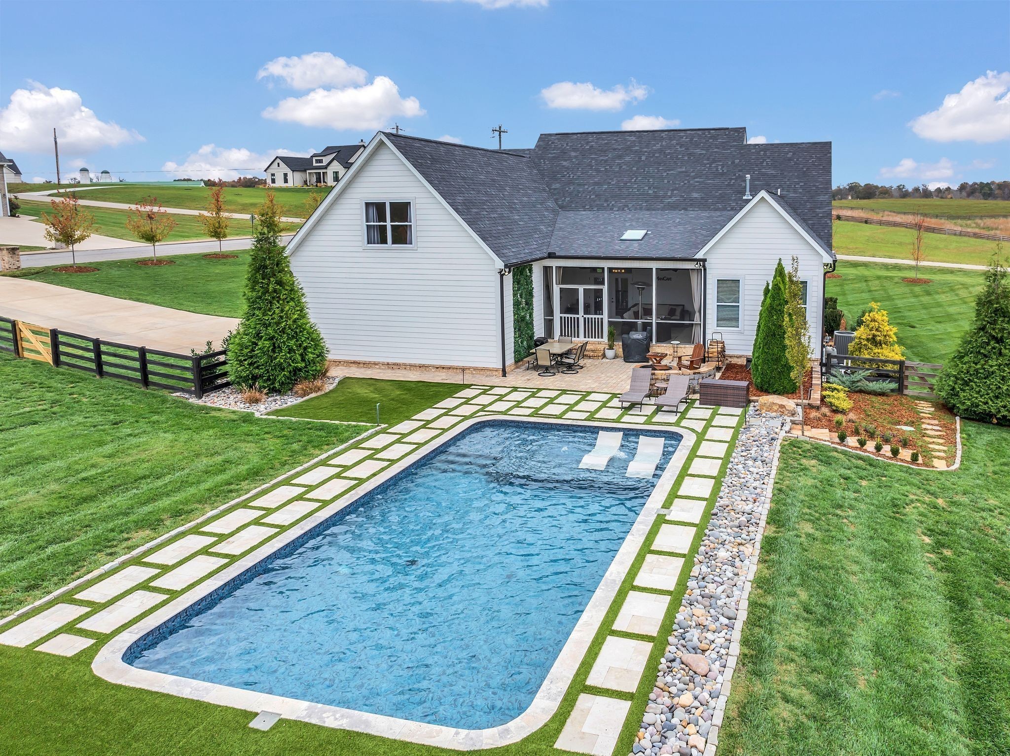 5 Luther Ln