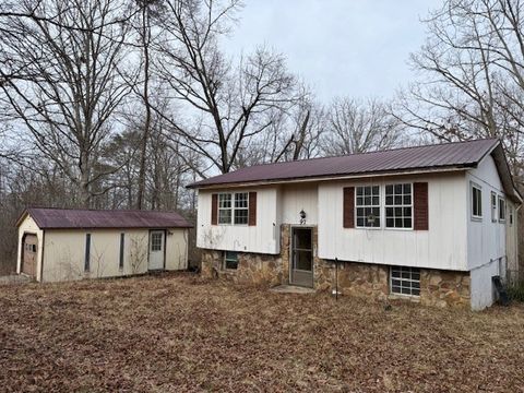 97 Roberts Dr Crossville TN 38555