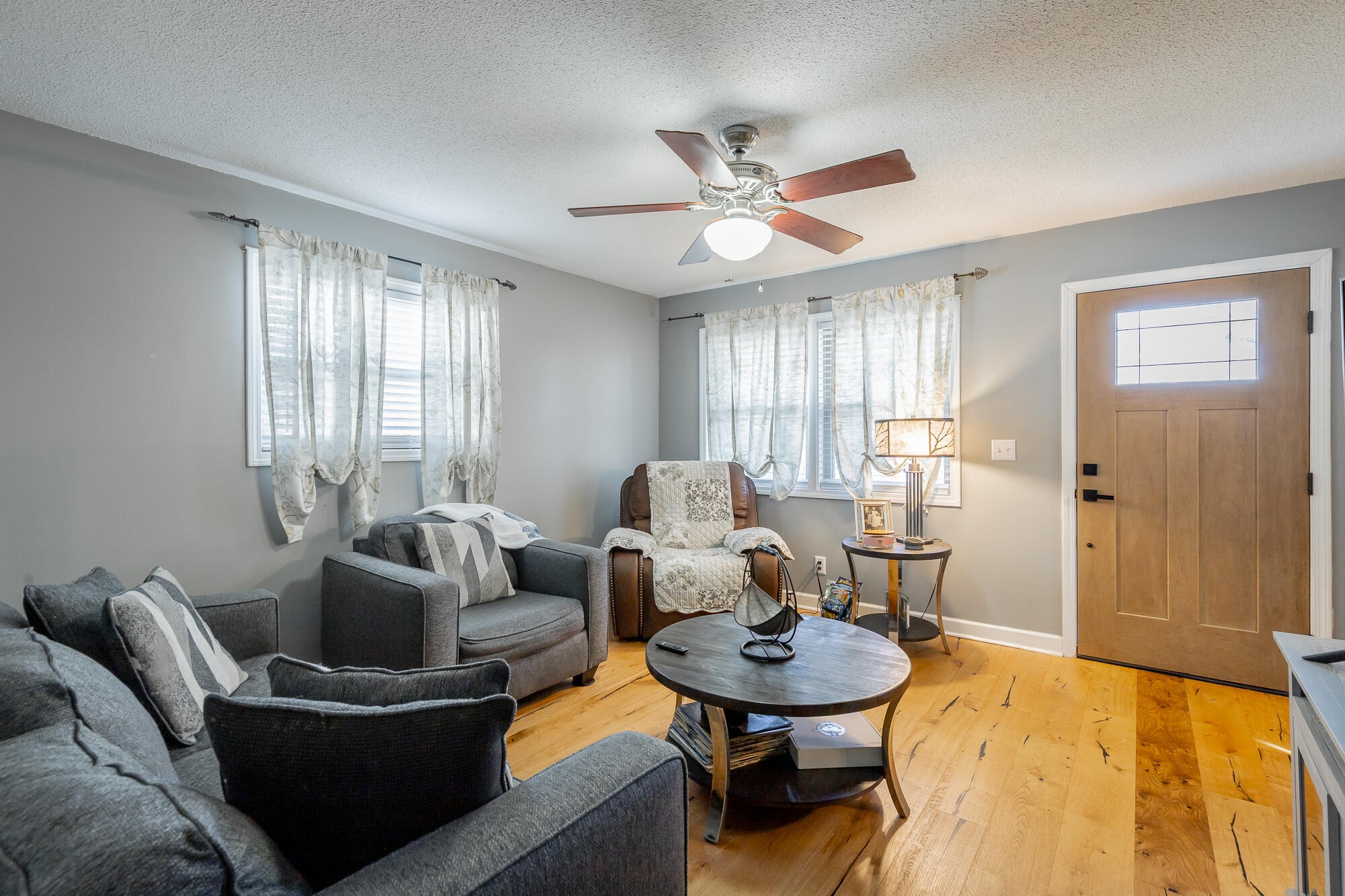 6012 Wentworth Avenue