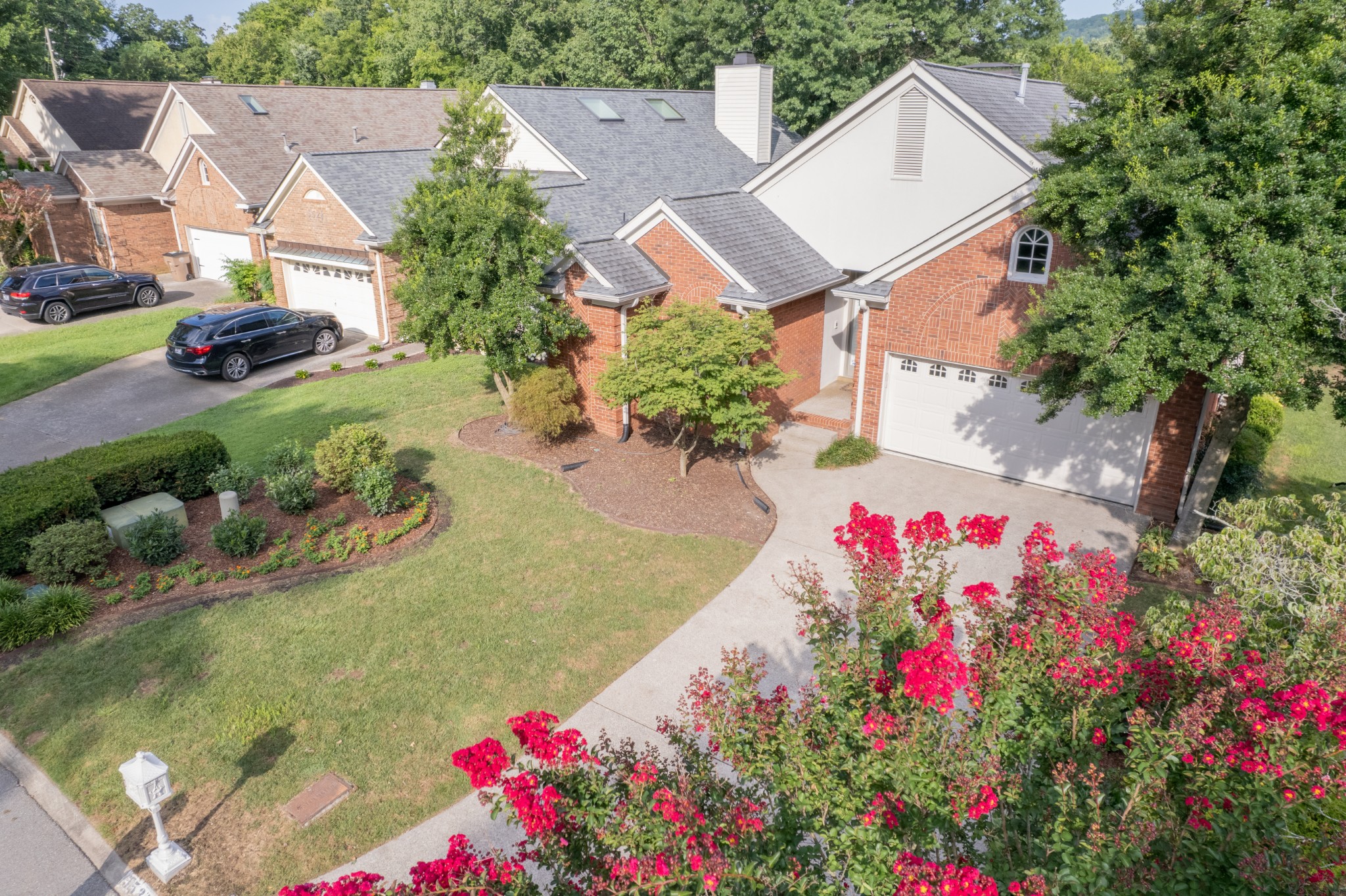 5530 Hearthstone Ln