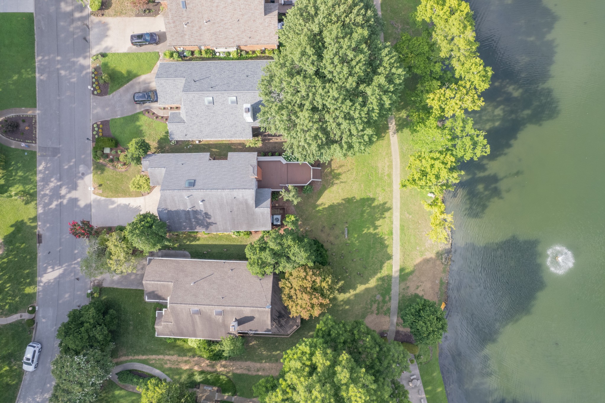 5530 Hearthstone Ln