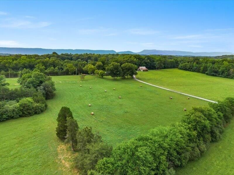 211 County Road 617