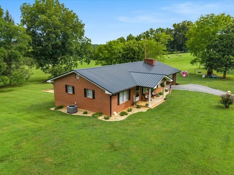 211 County Road 617