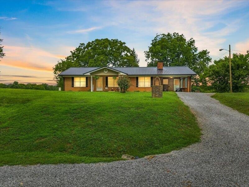 211 County Road 617
