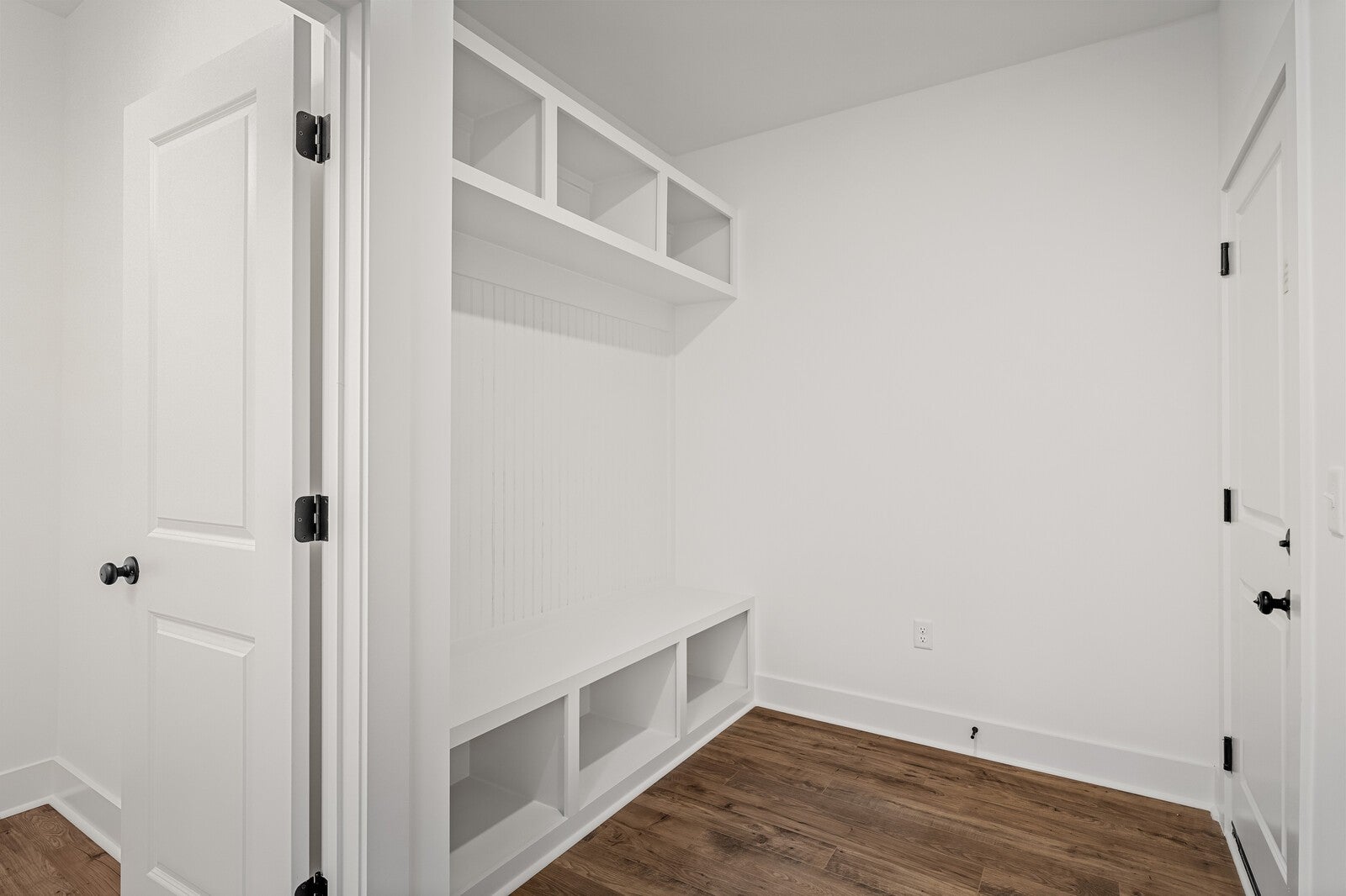 2016 Biscayne Place