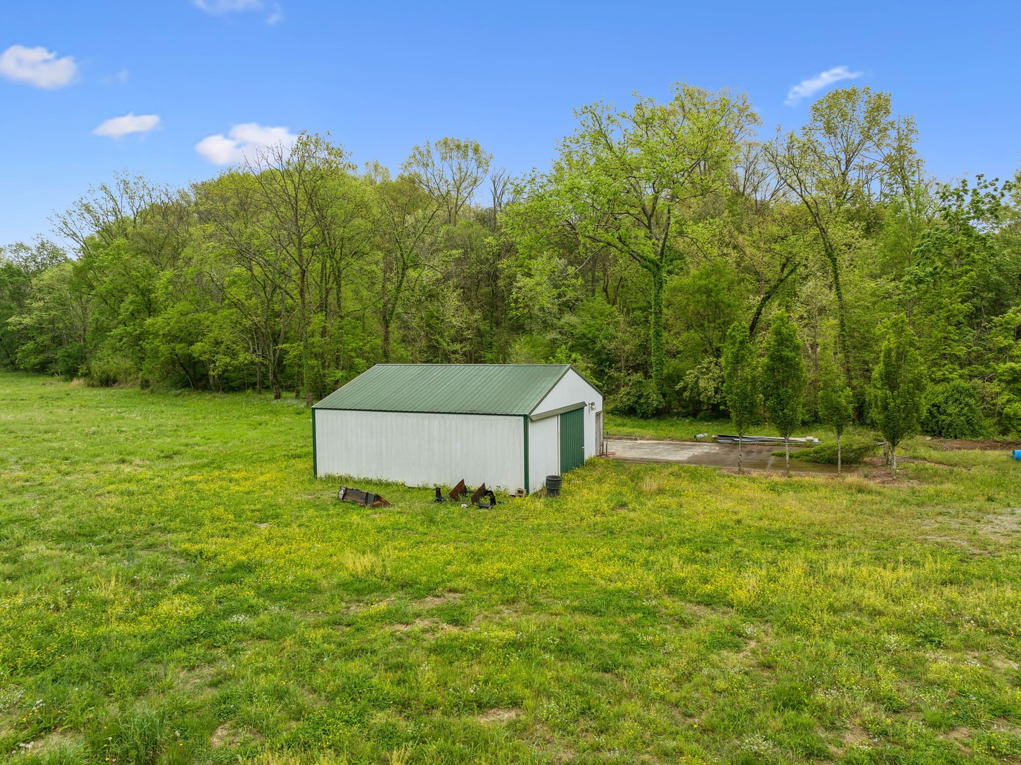 3904 Highway 31 E