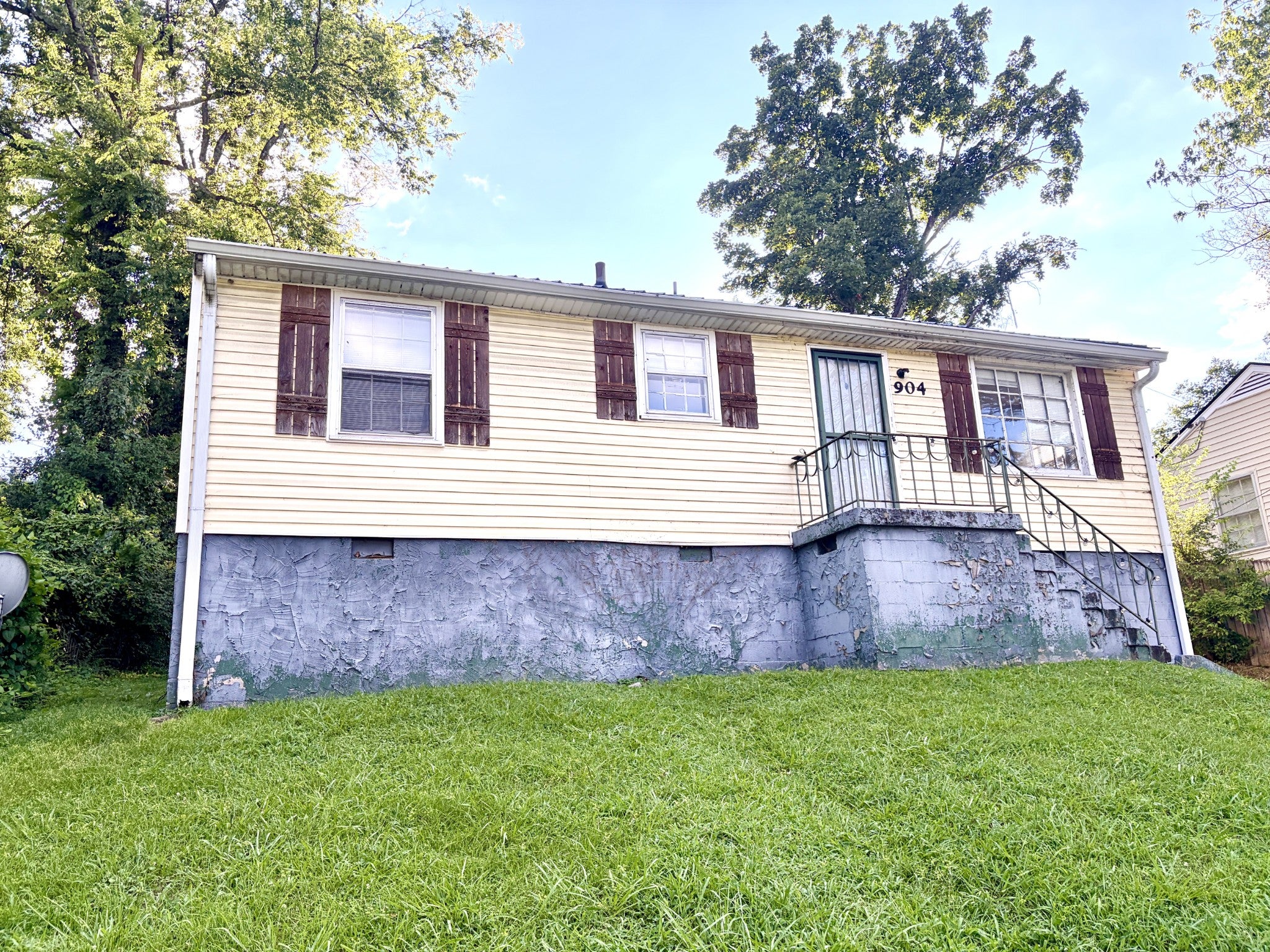 904 South 14th Street, Nashville TN 37206 3-bed home, photo 2 of 7