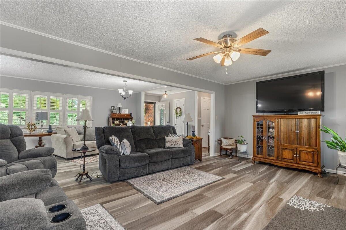 2065 Highway 30 E