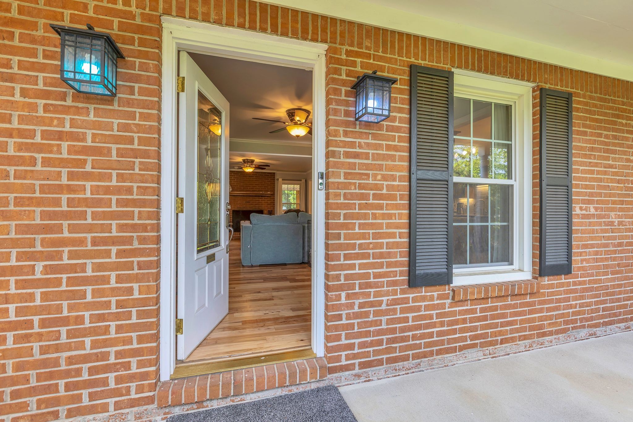 1186 Peebles Dr