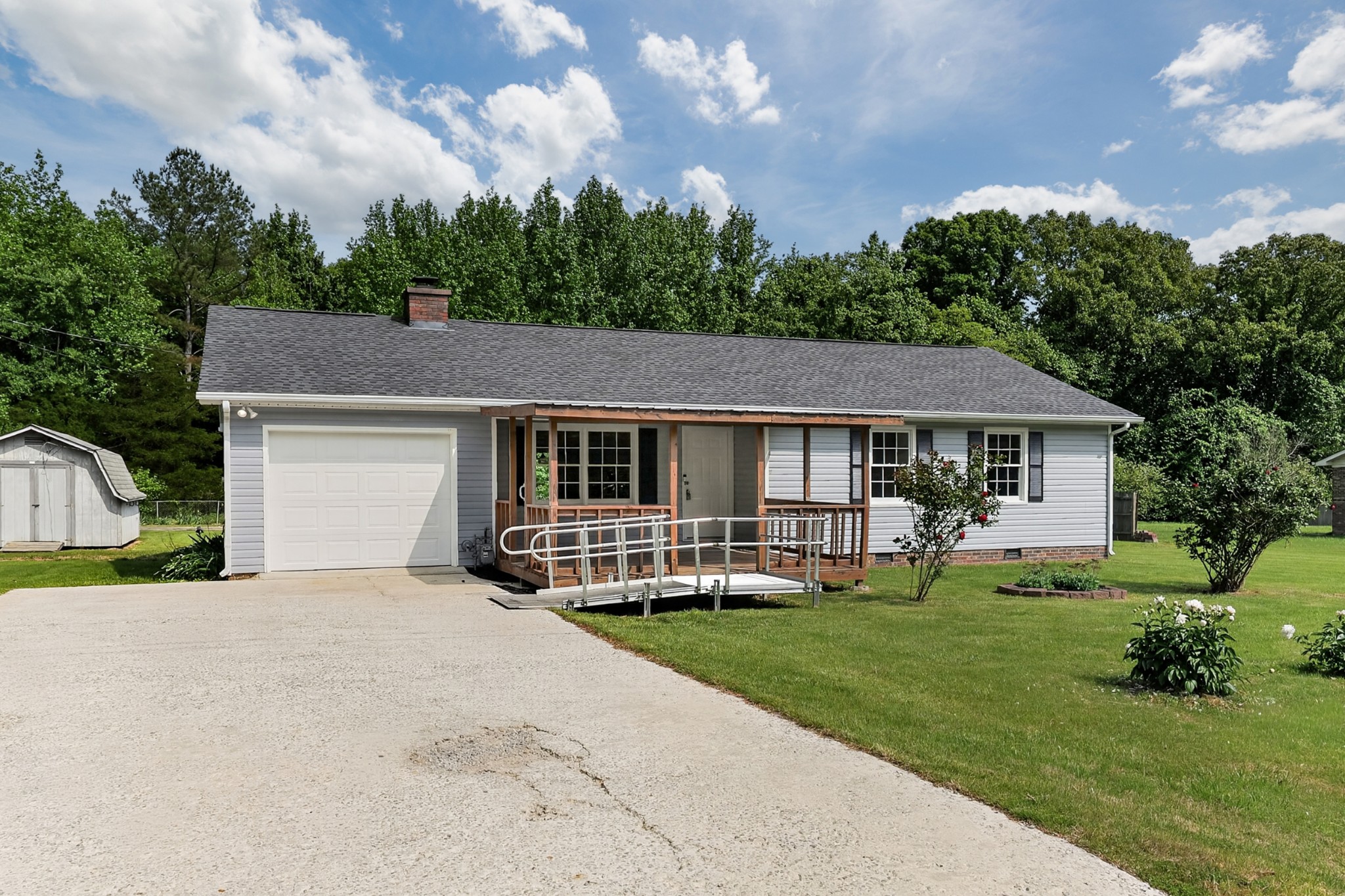 16 Hattie Dr