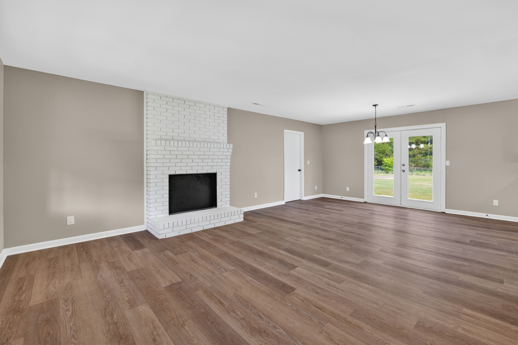 16 Hattie Dr
