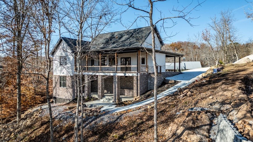 463 Waterfront Way