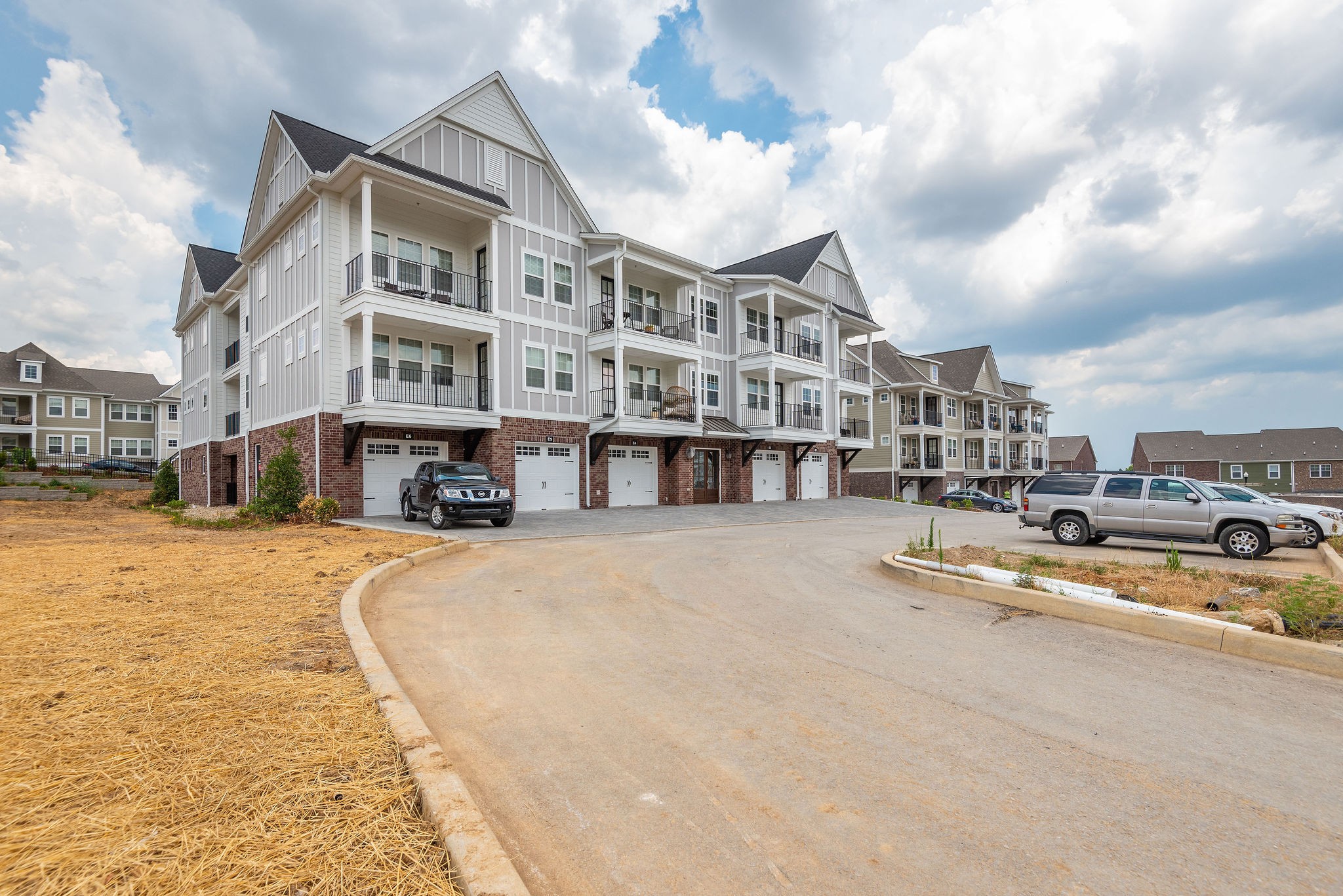 3000 Vintage Green Lane 3305