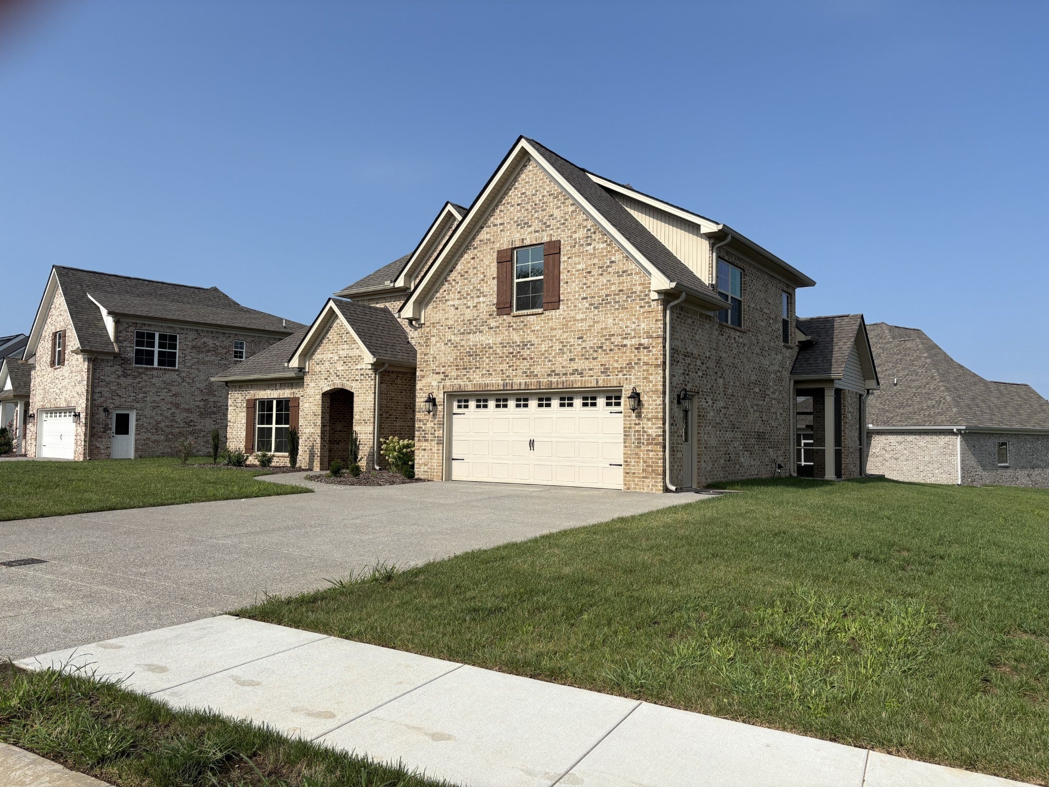 927 Licinius Ln