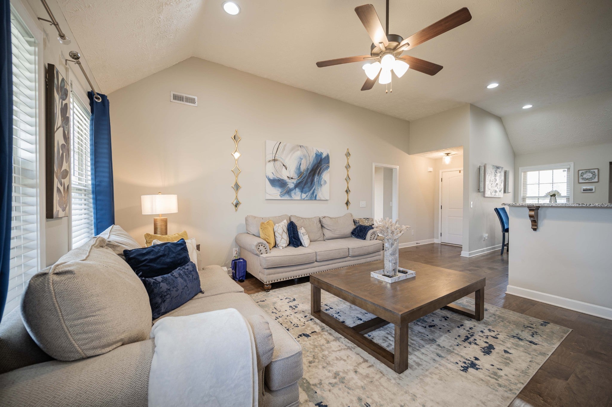 8041 Manchester Pike