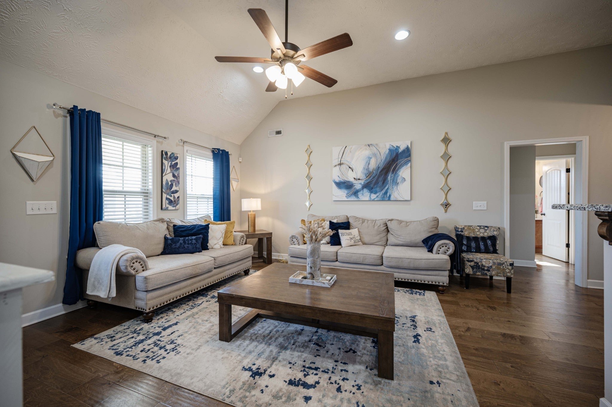 8041 Manchester Pike