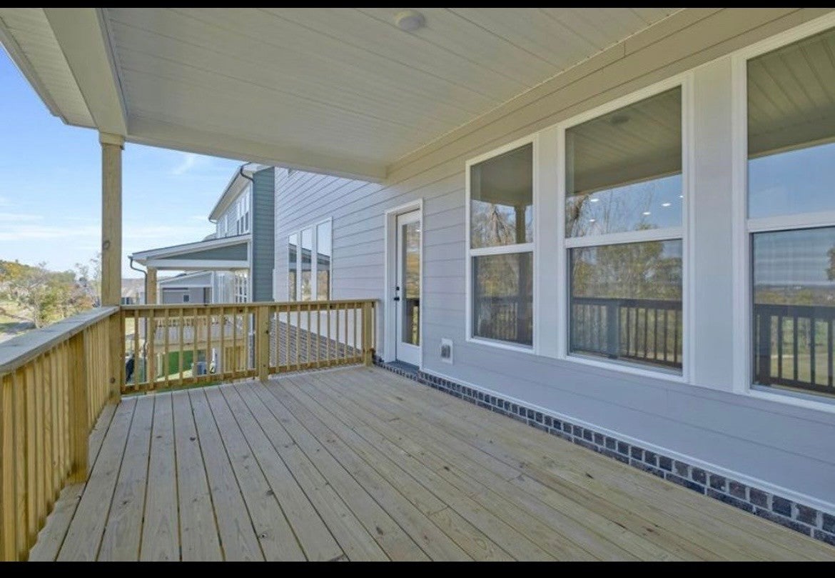1086 Callaway Dr