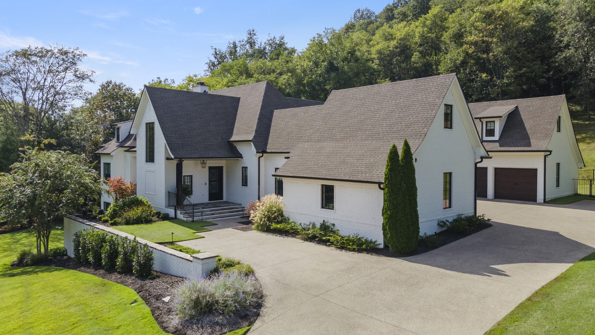 106 Treemont Ln