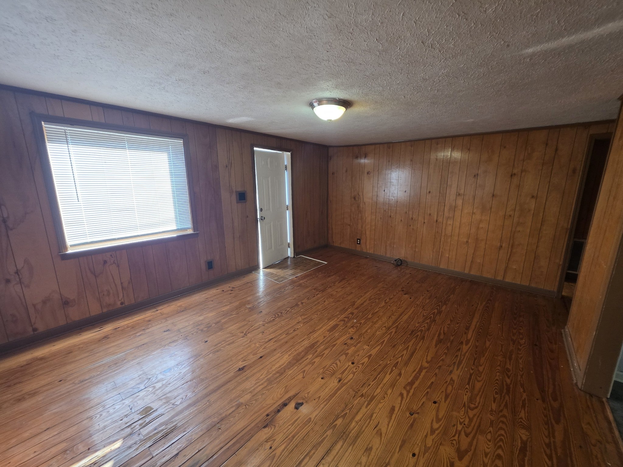 106 Dickerson Ln