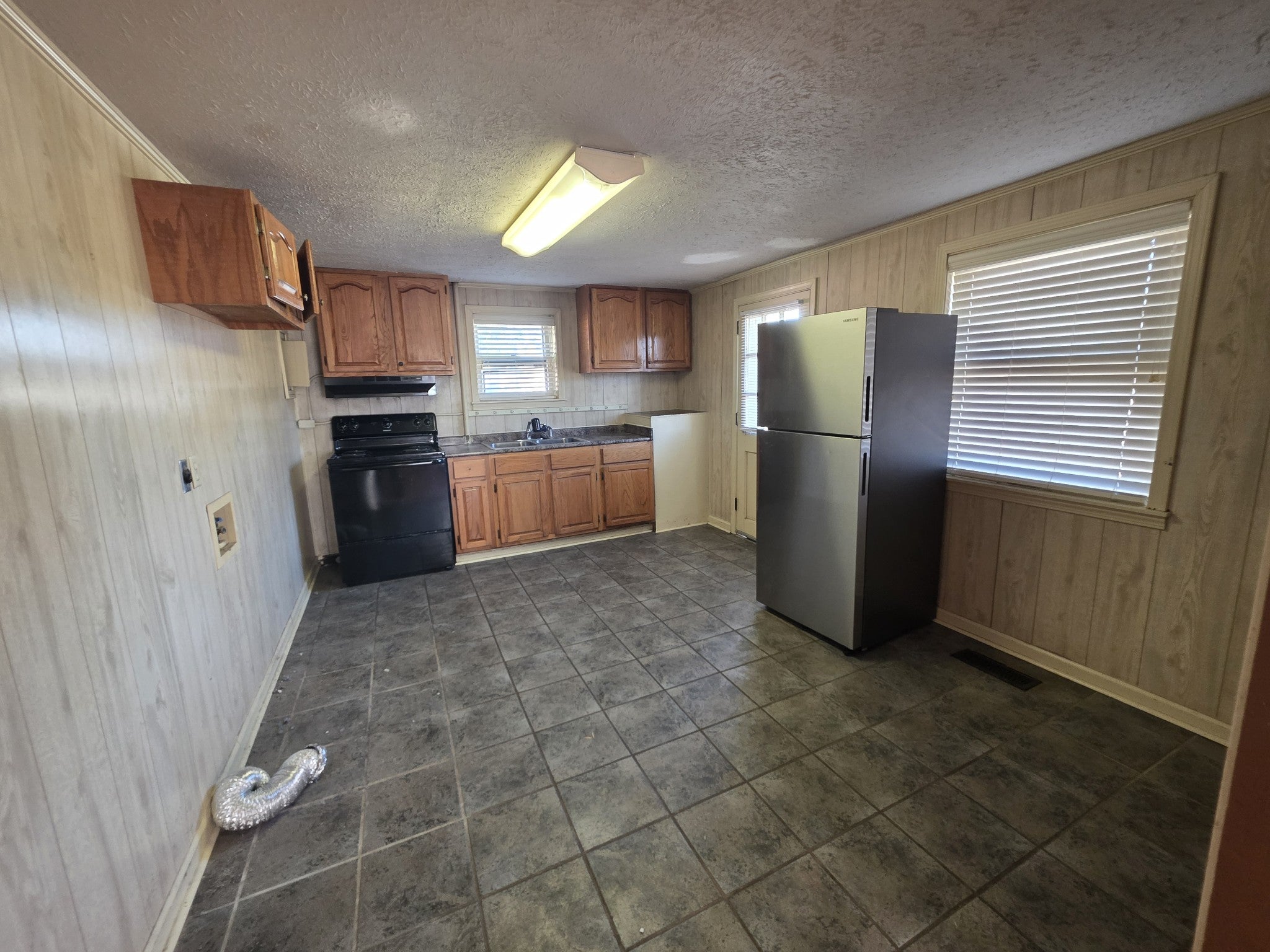 106 Dickerson Ln