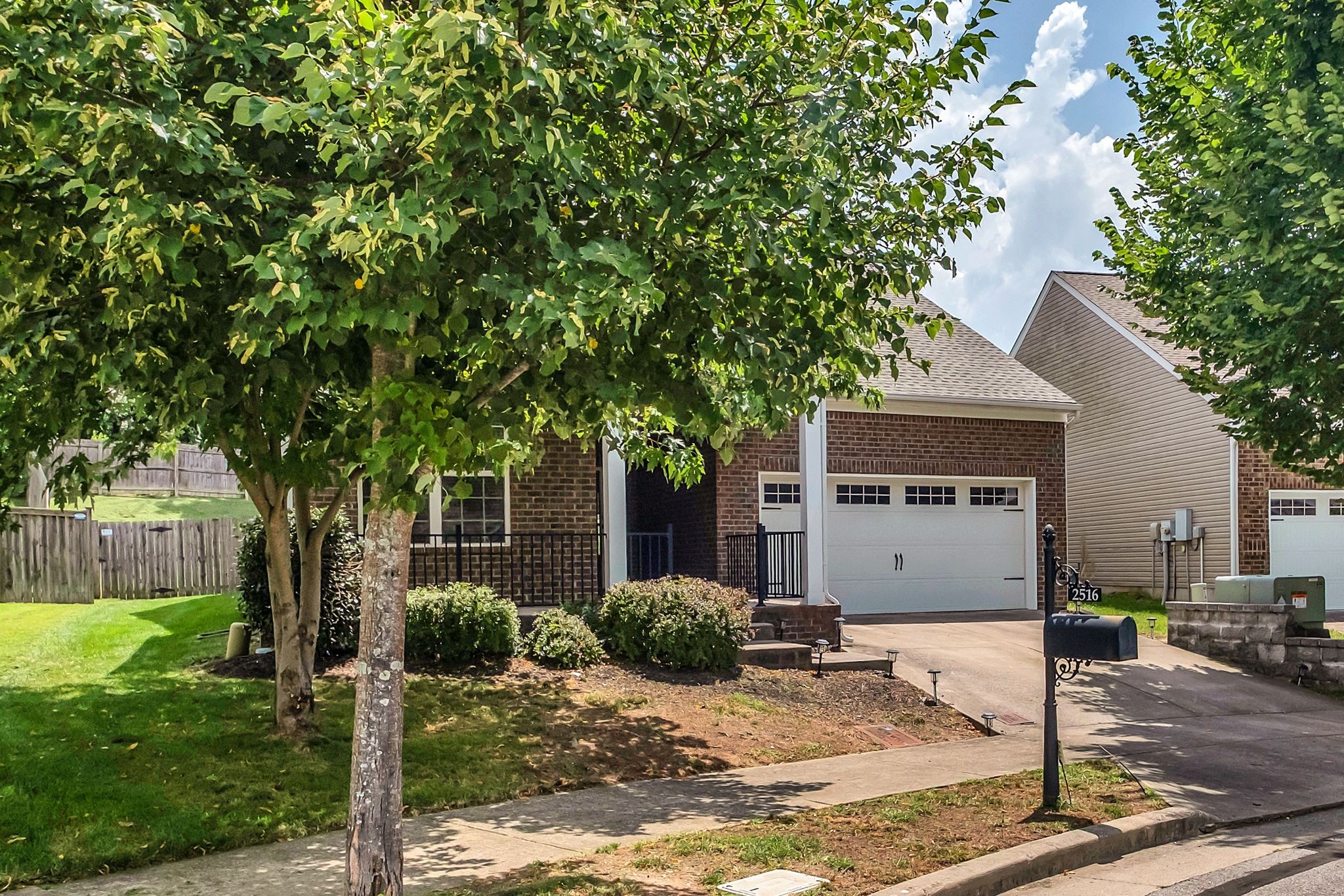 2516 River Trail Dr