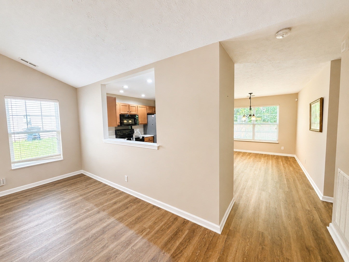 1011 Bradford Park Rd