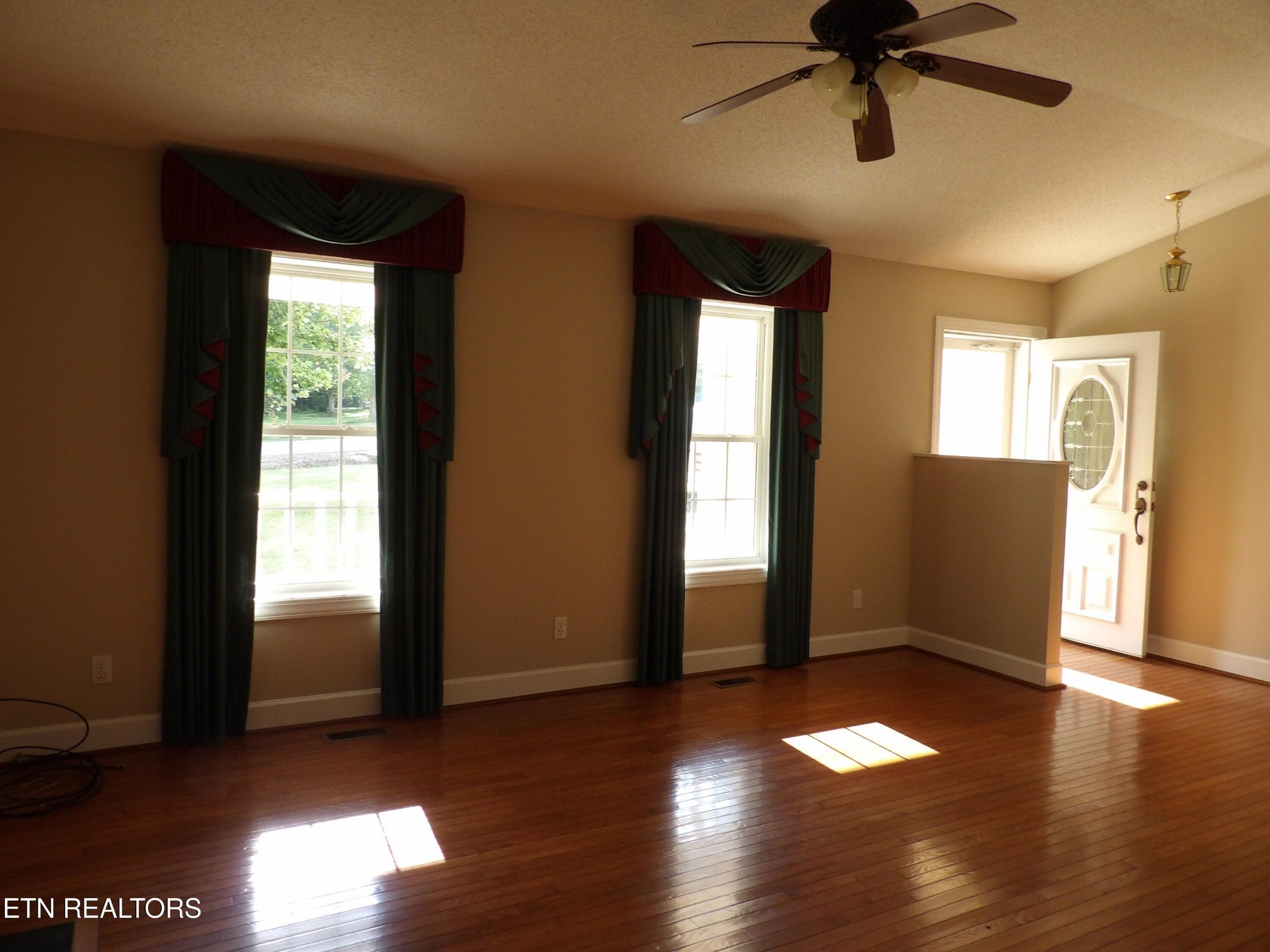 213 Kings Row