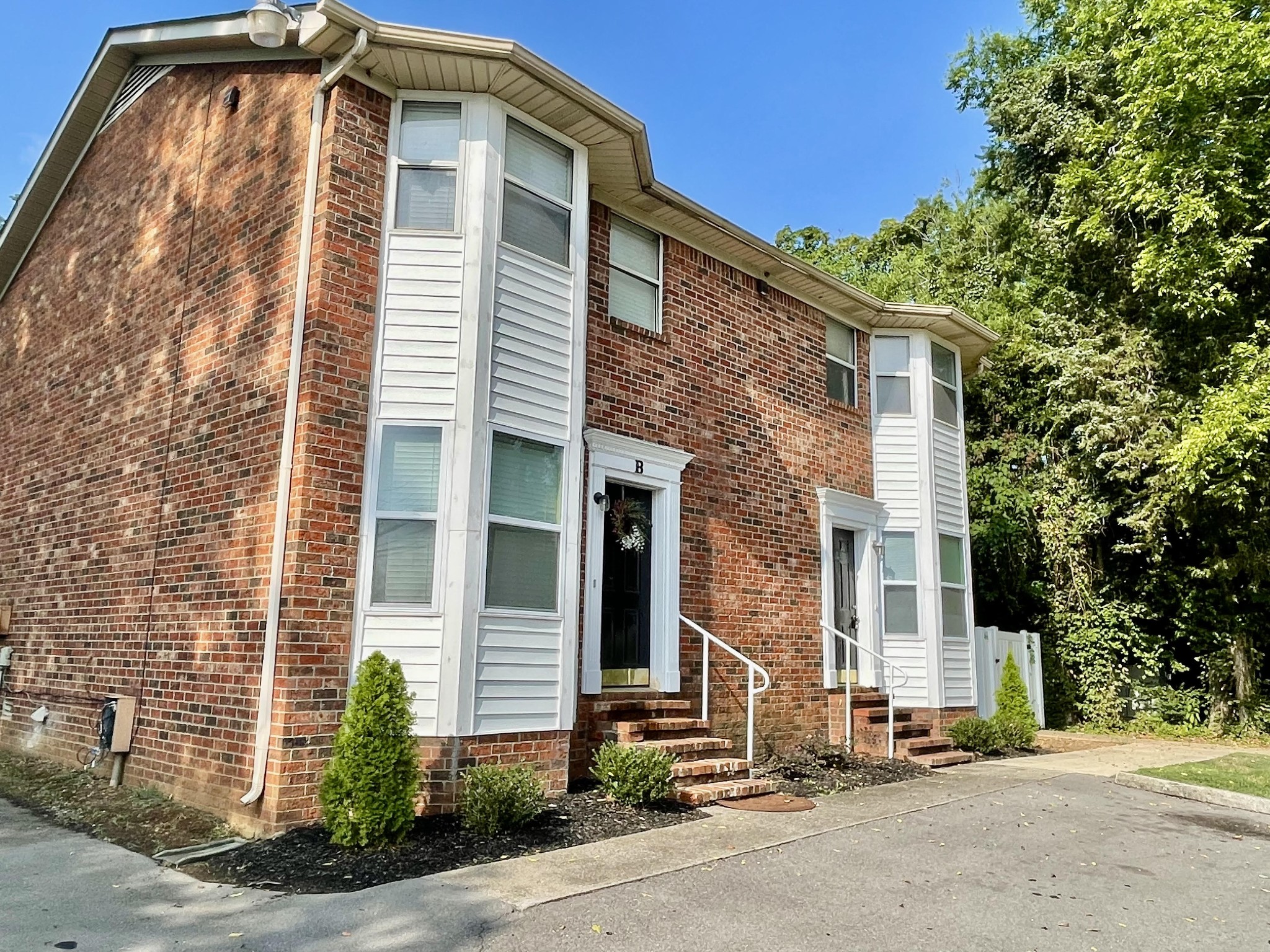1430 E Main St
