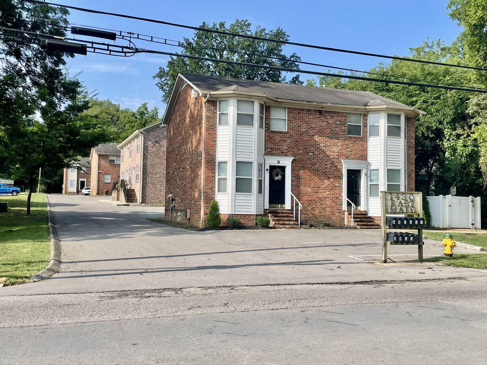 1430 E Main St
