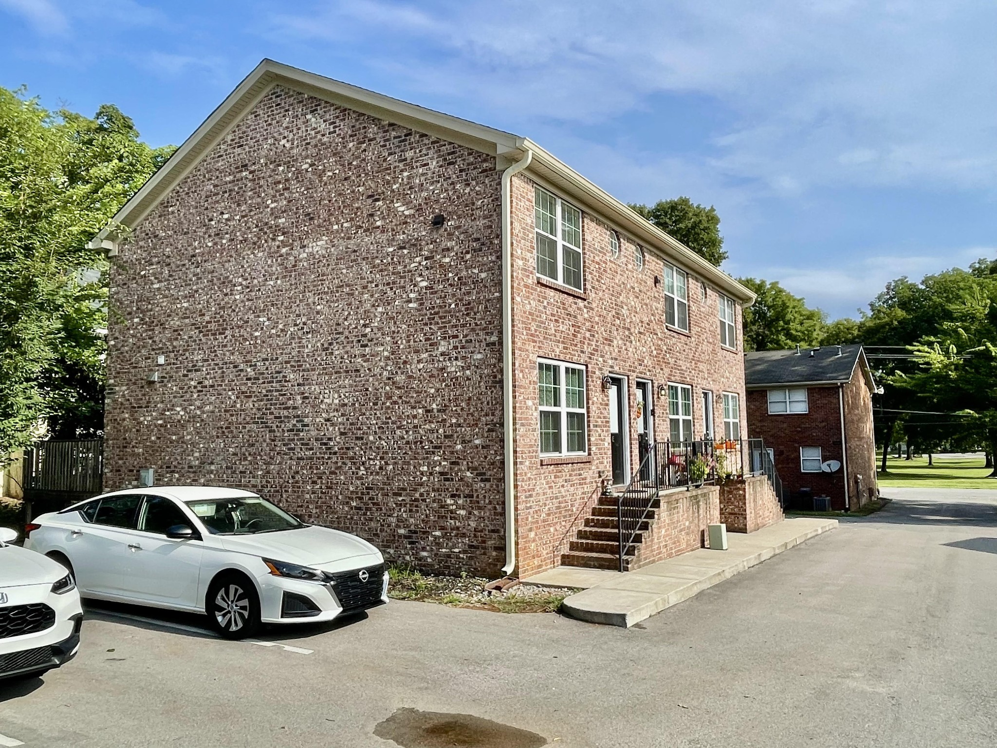 1430 E Main St