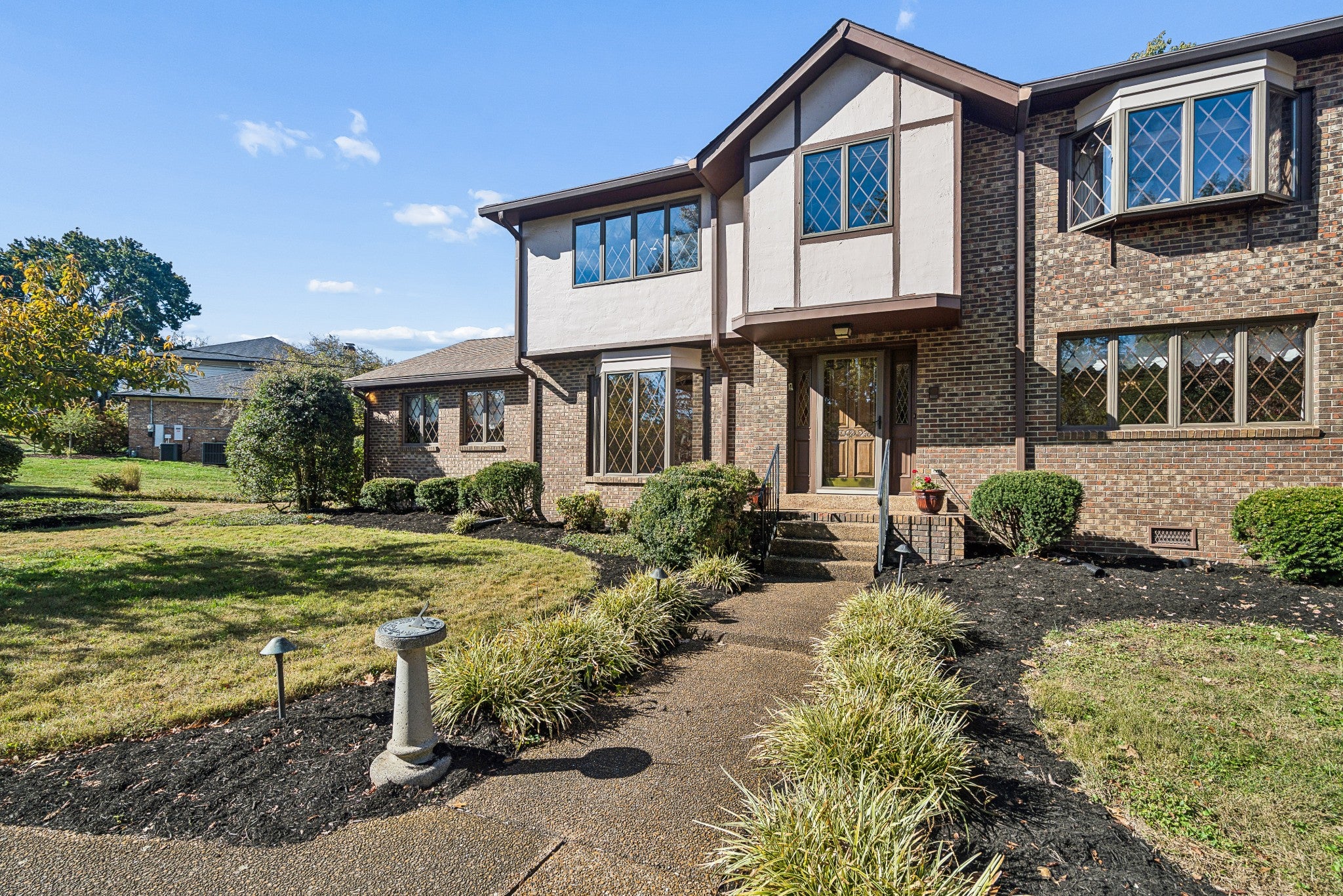 5533 Saddlewood Ln