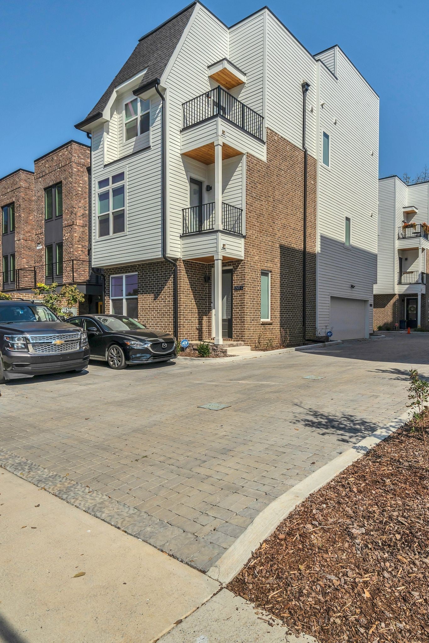 121 Neill Ave G