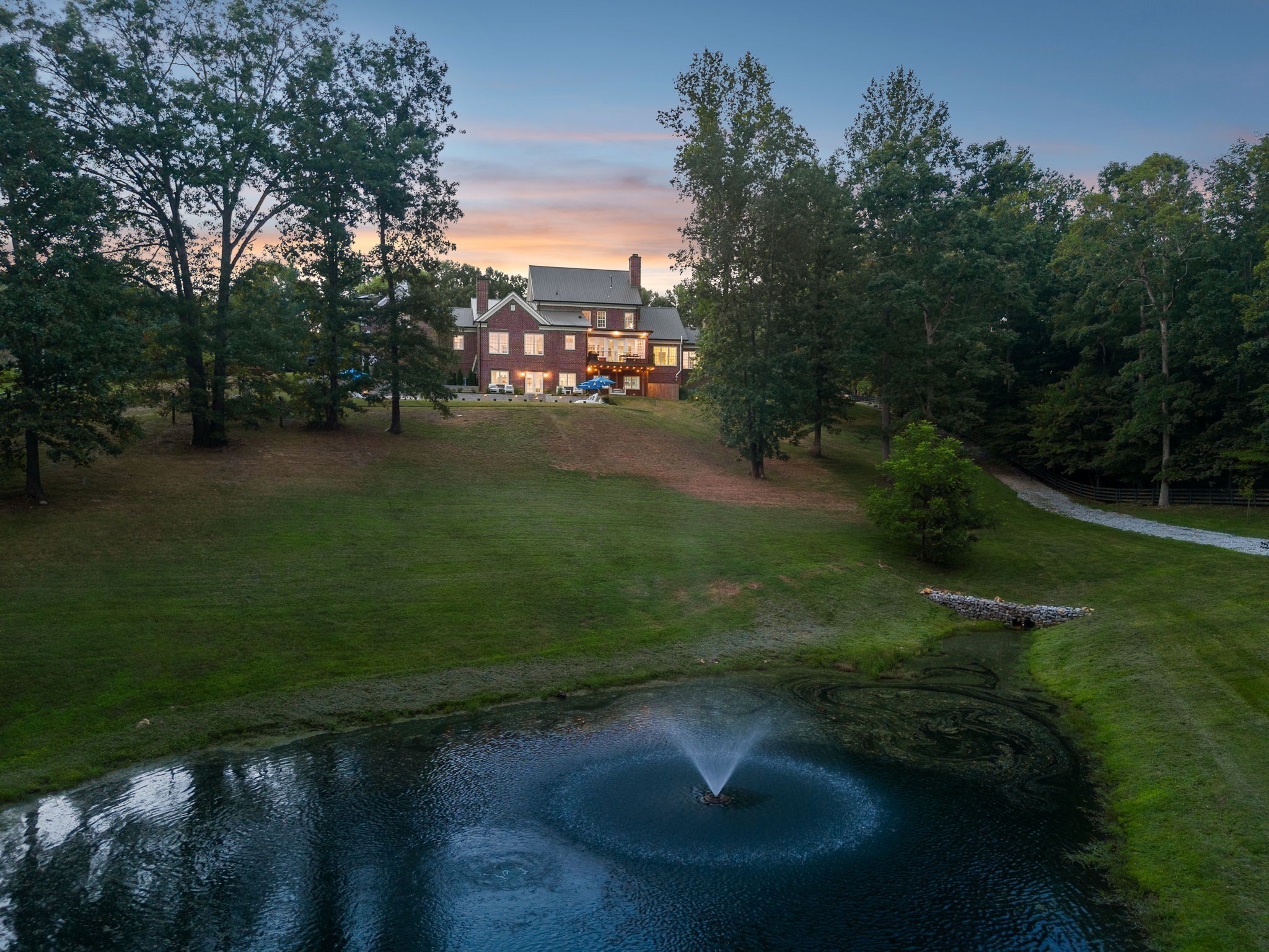 5557 Parker Branch Rd