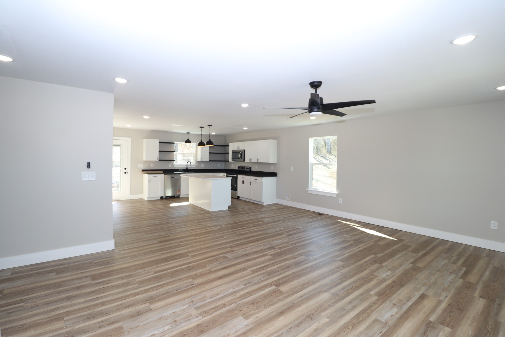 95 Scenic Ln
