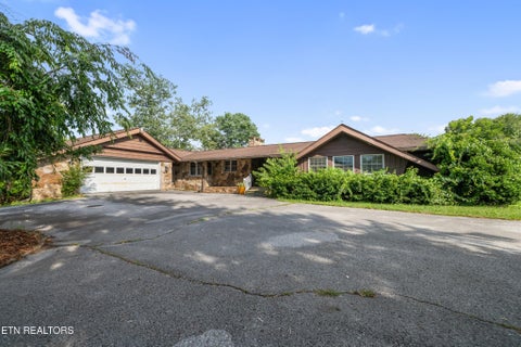 Photo of 820 Highway 68, Crossville, TN 38555 (MLS # 3272168)