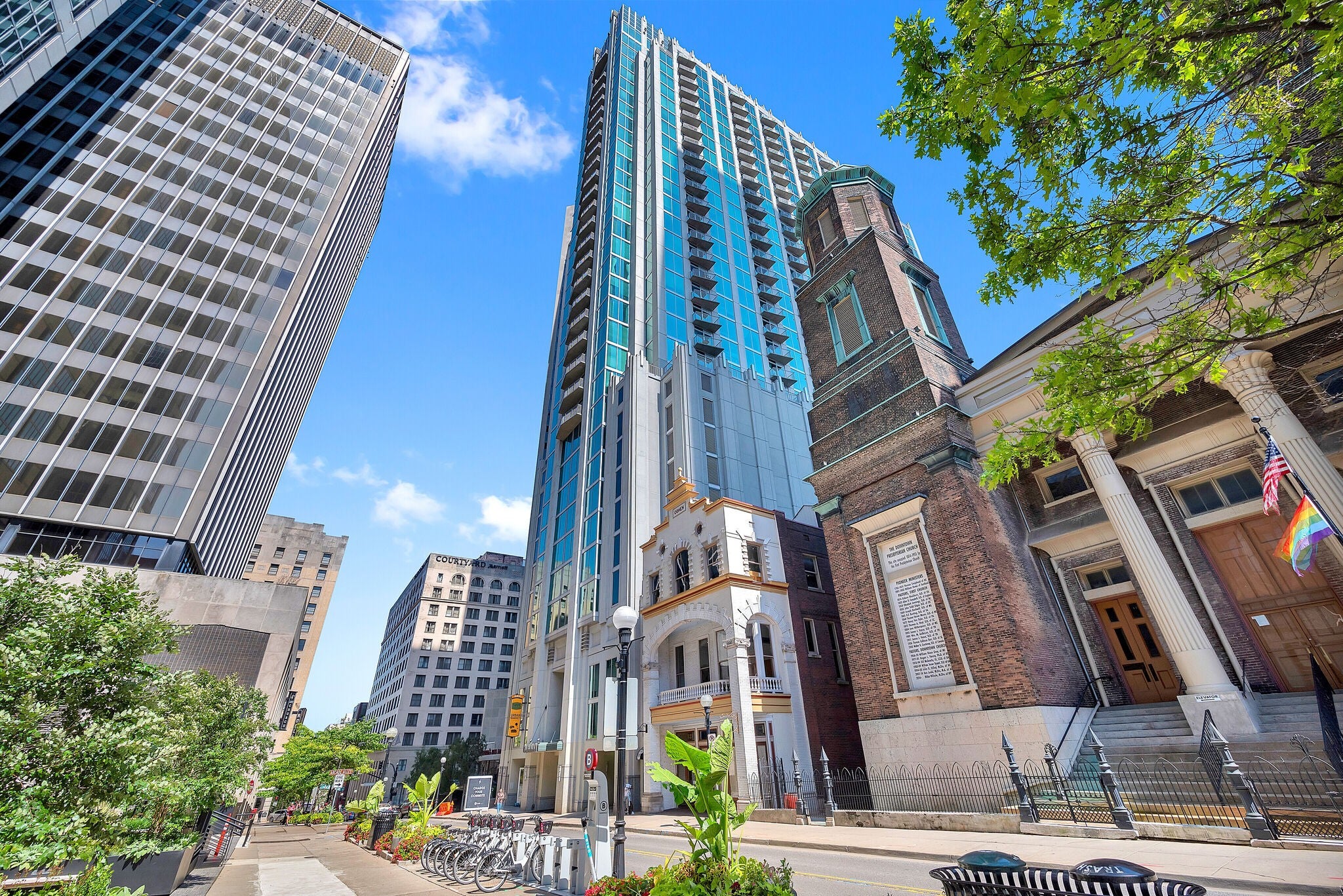 1-bed condo for sale in Nashville, TN 37219, 415 Church Street 1808 415 Church Street 1808, Nashville TN 37219 1-bed condo, photo 1 of 3