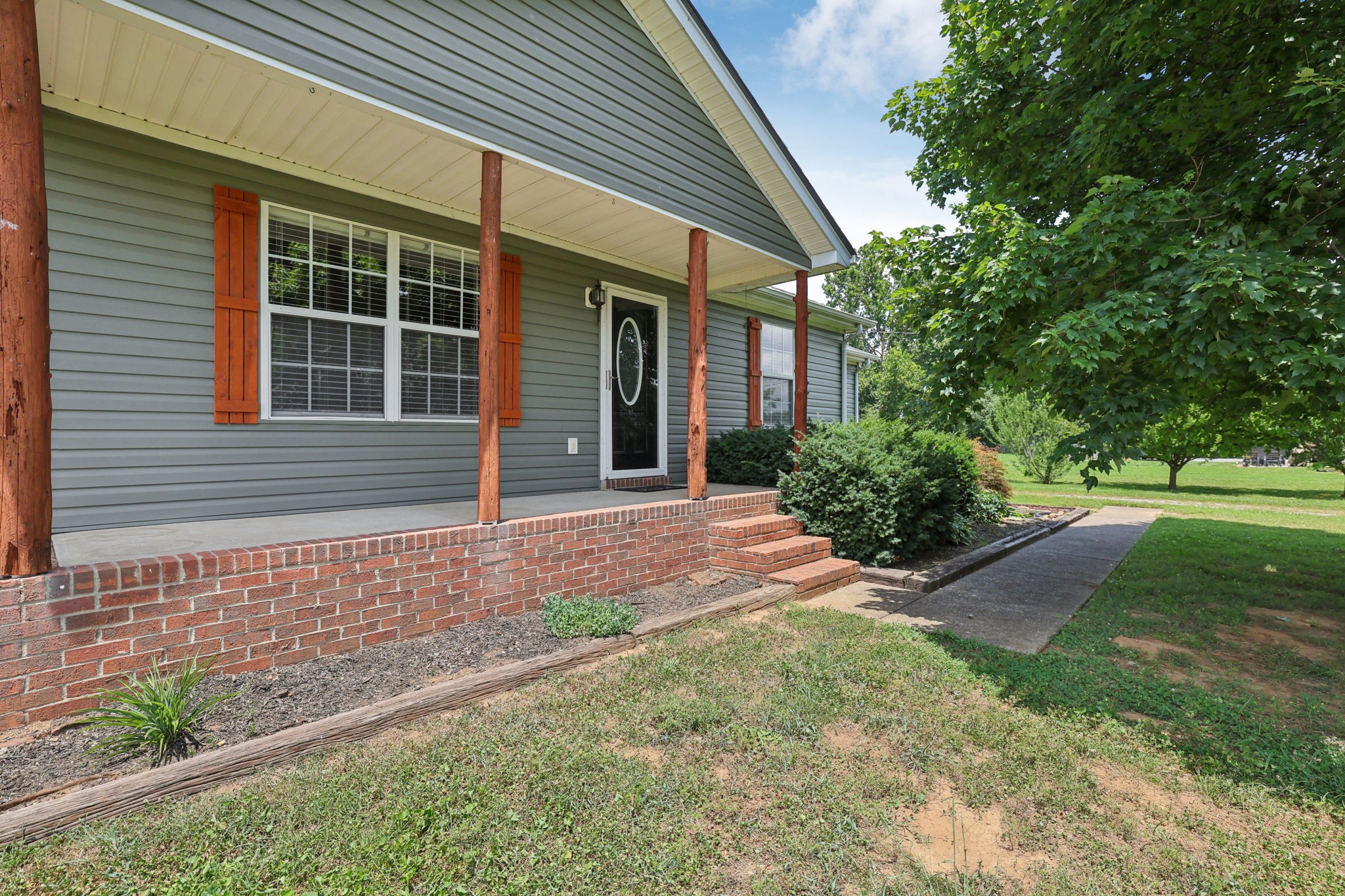 1812 Golden Valley Dr
