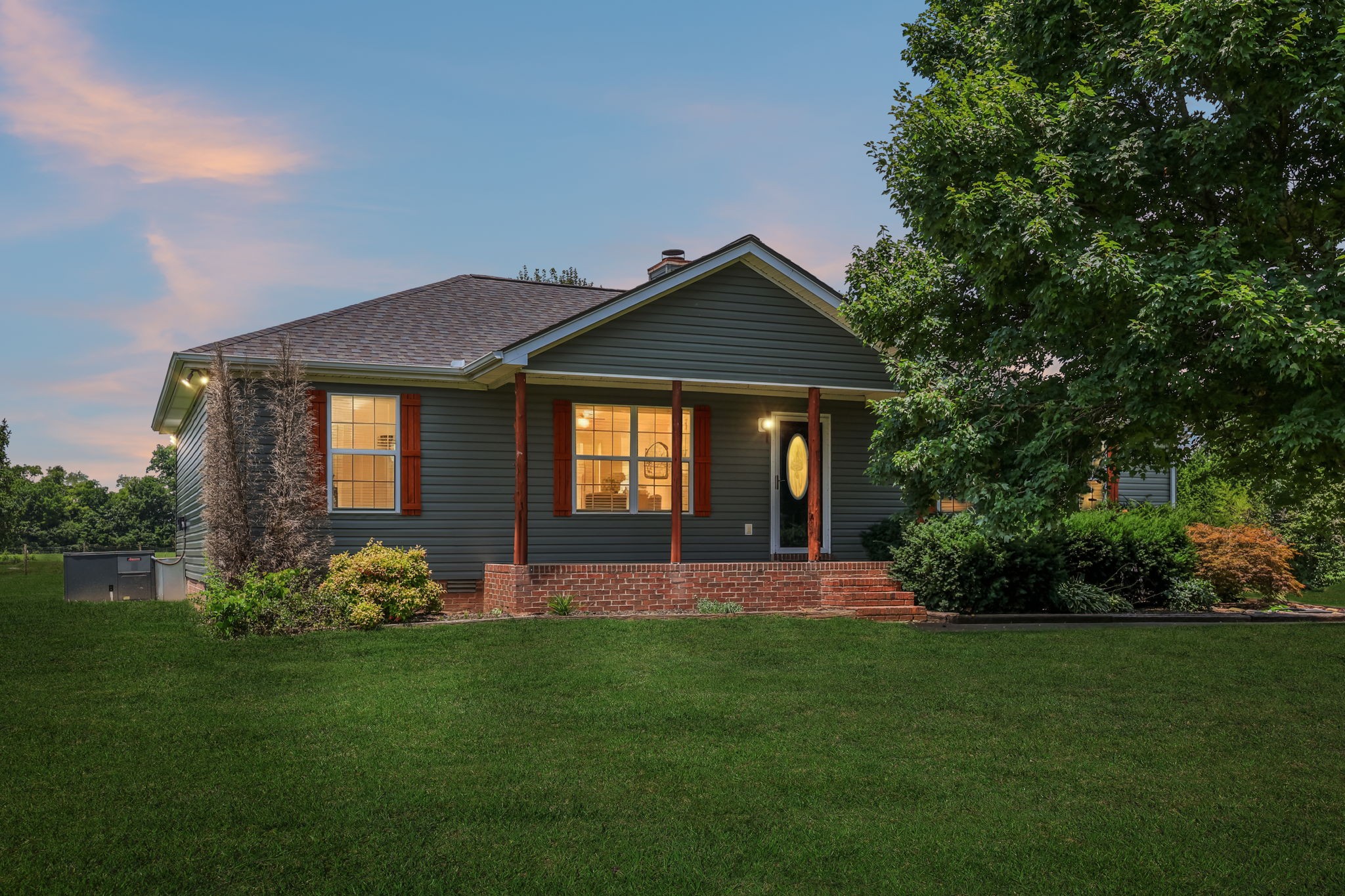 1812 Golden Valley Dr