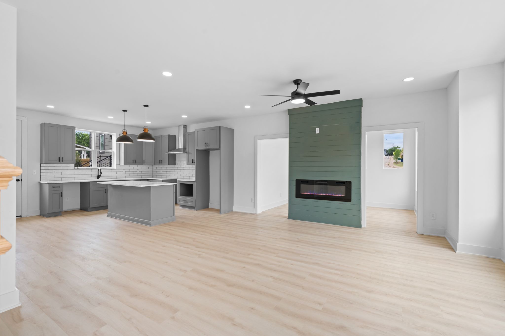 3123 River Dr