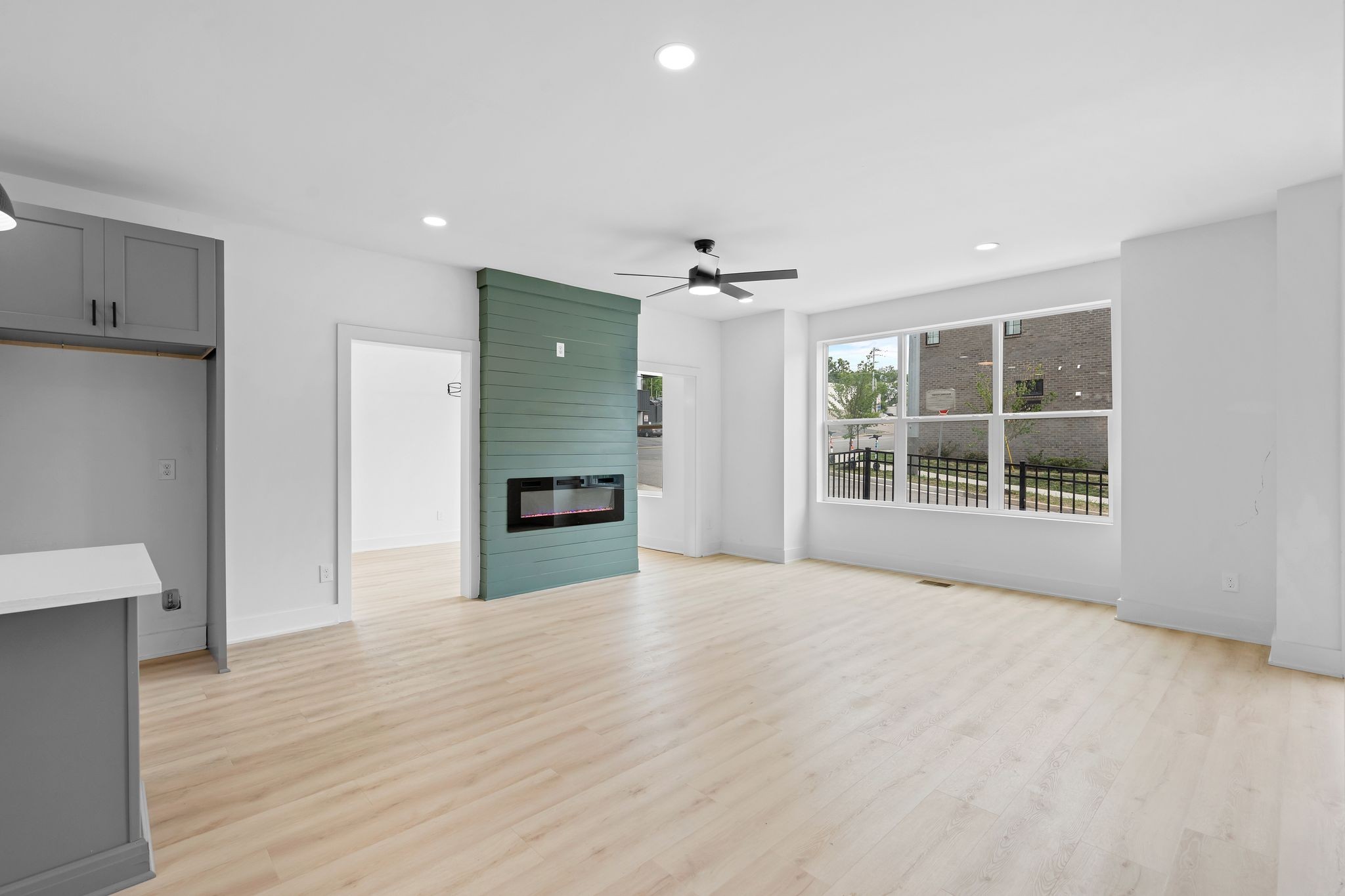 3123 River Dr