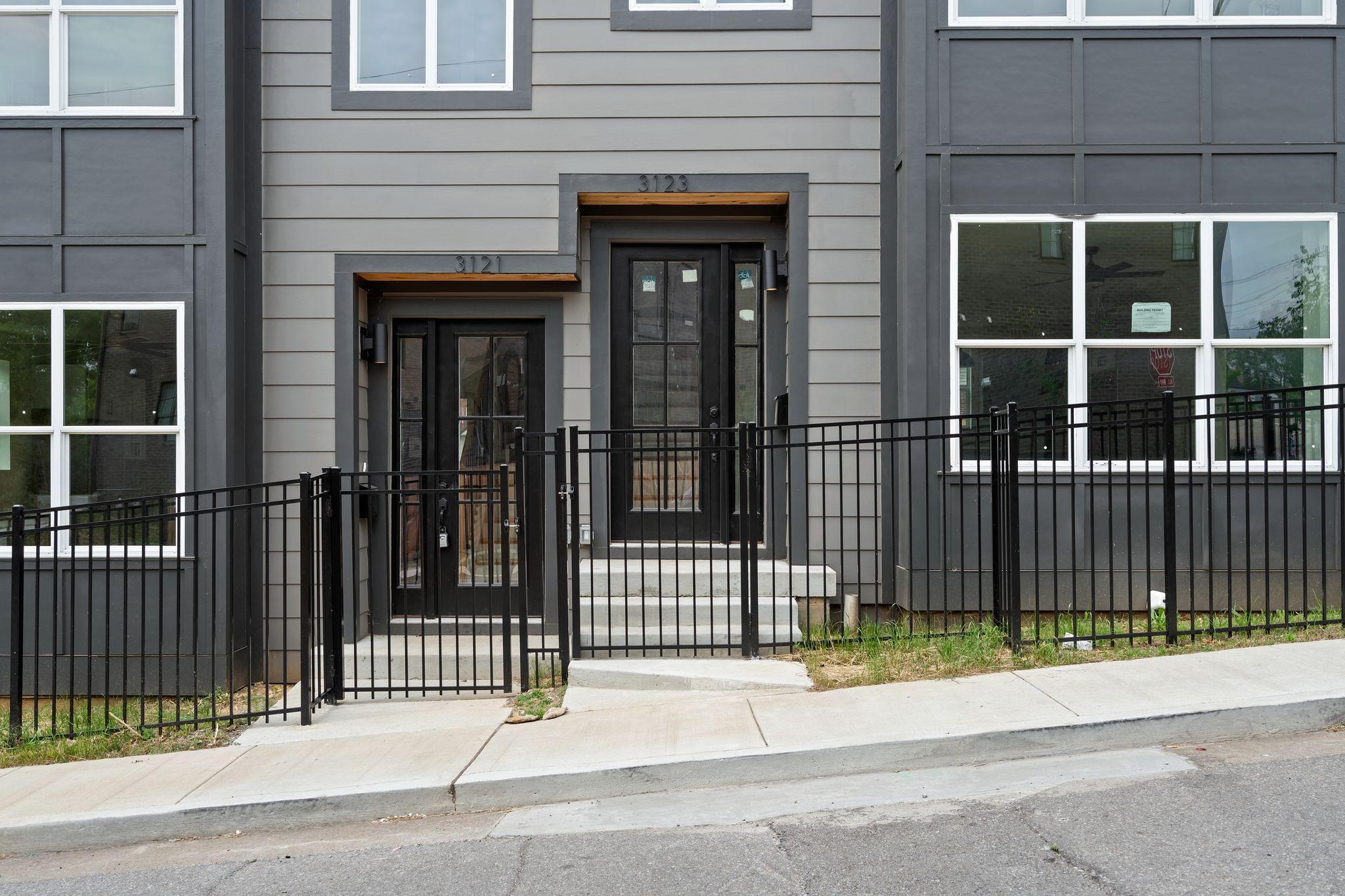 3123 River Dr