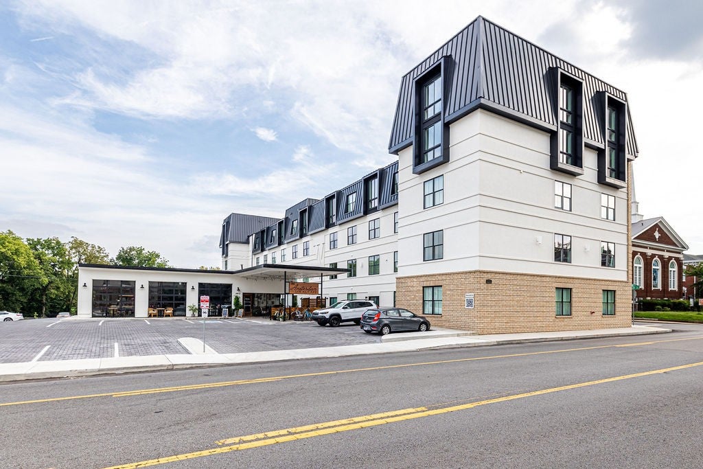 518 Madison St 110