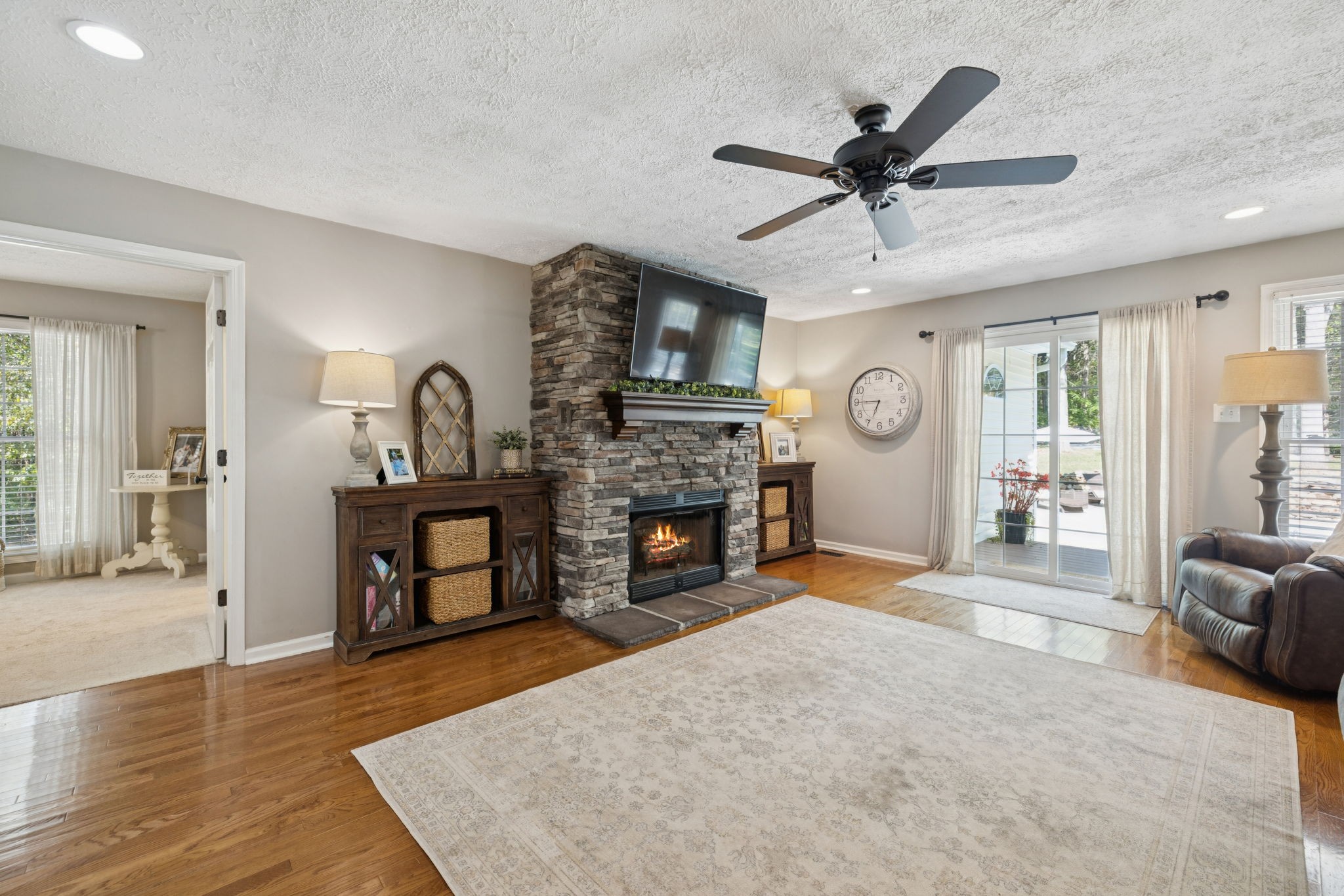 2044 Old Clarksville Pike