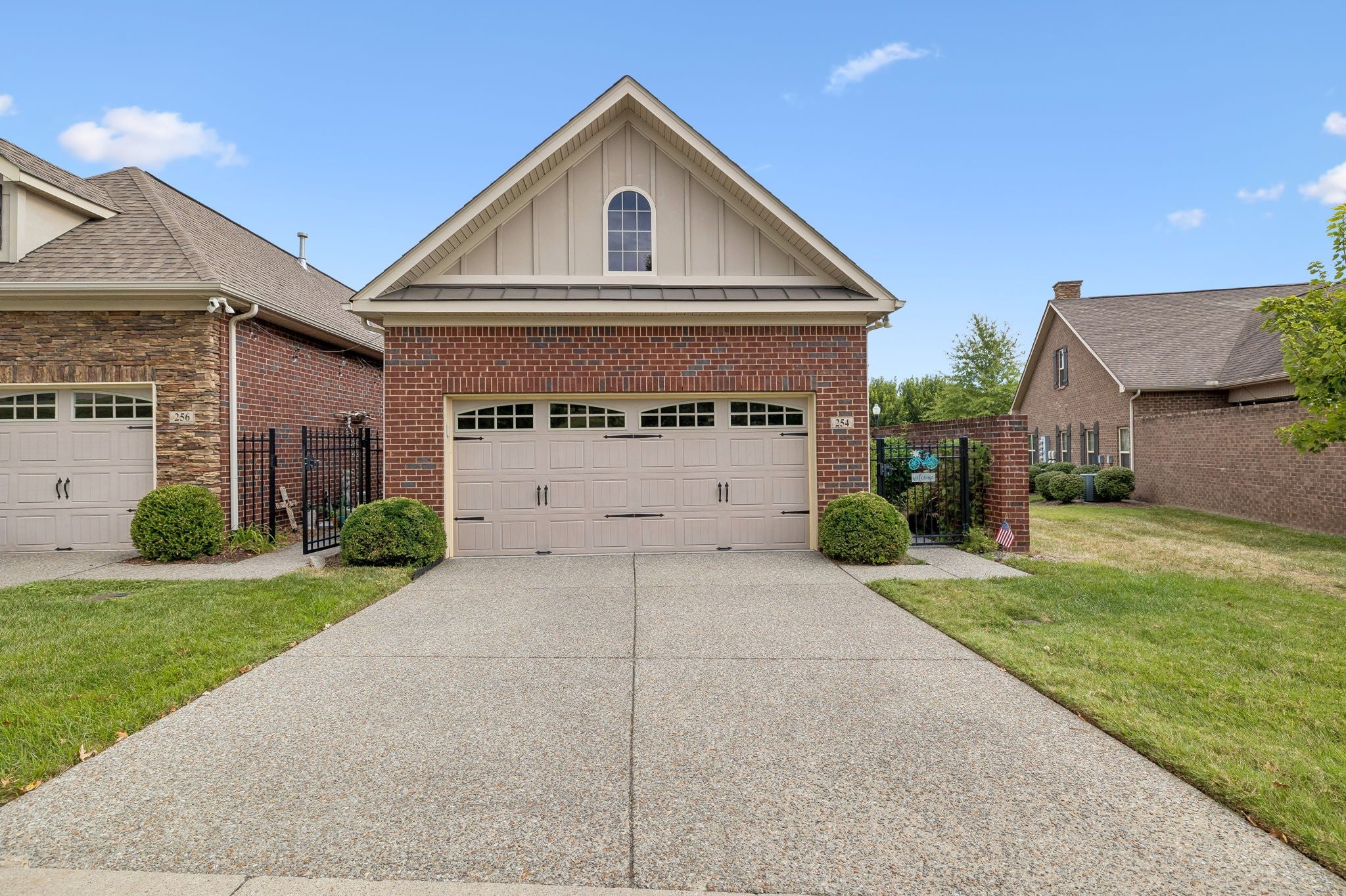 254 Glennister Ct
