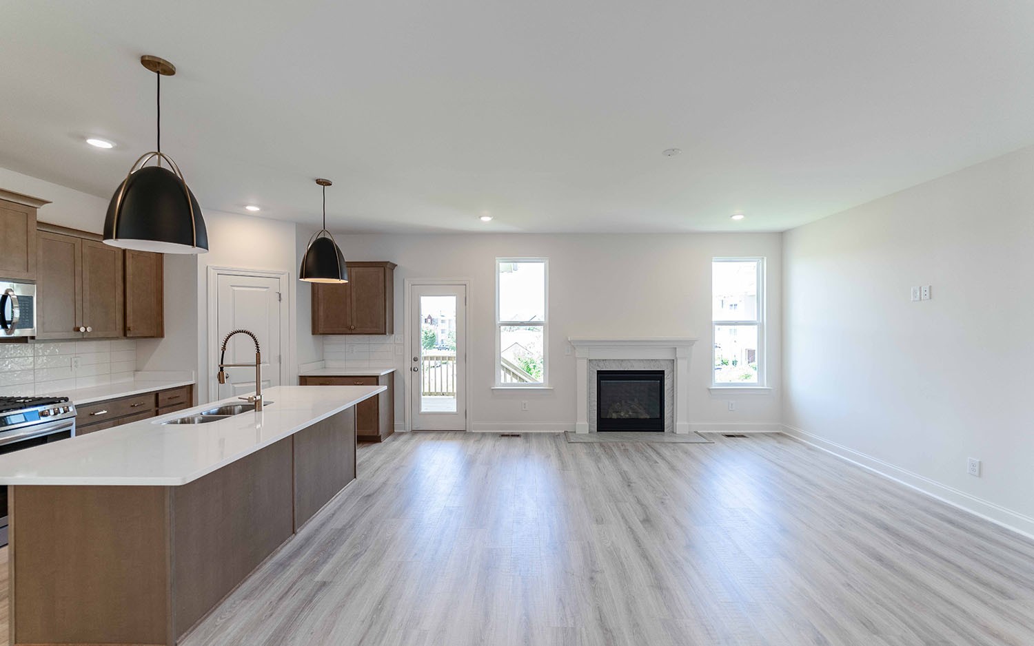 301 Rawling Ln