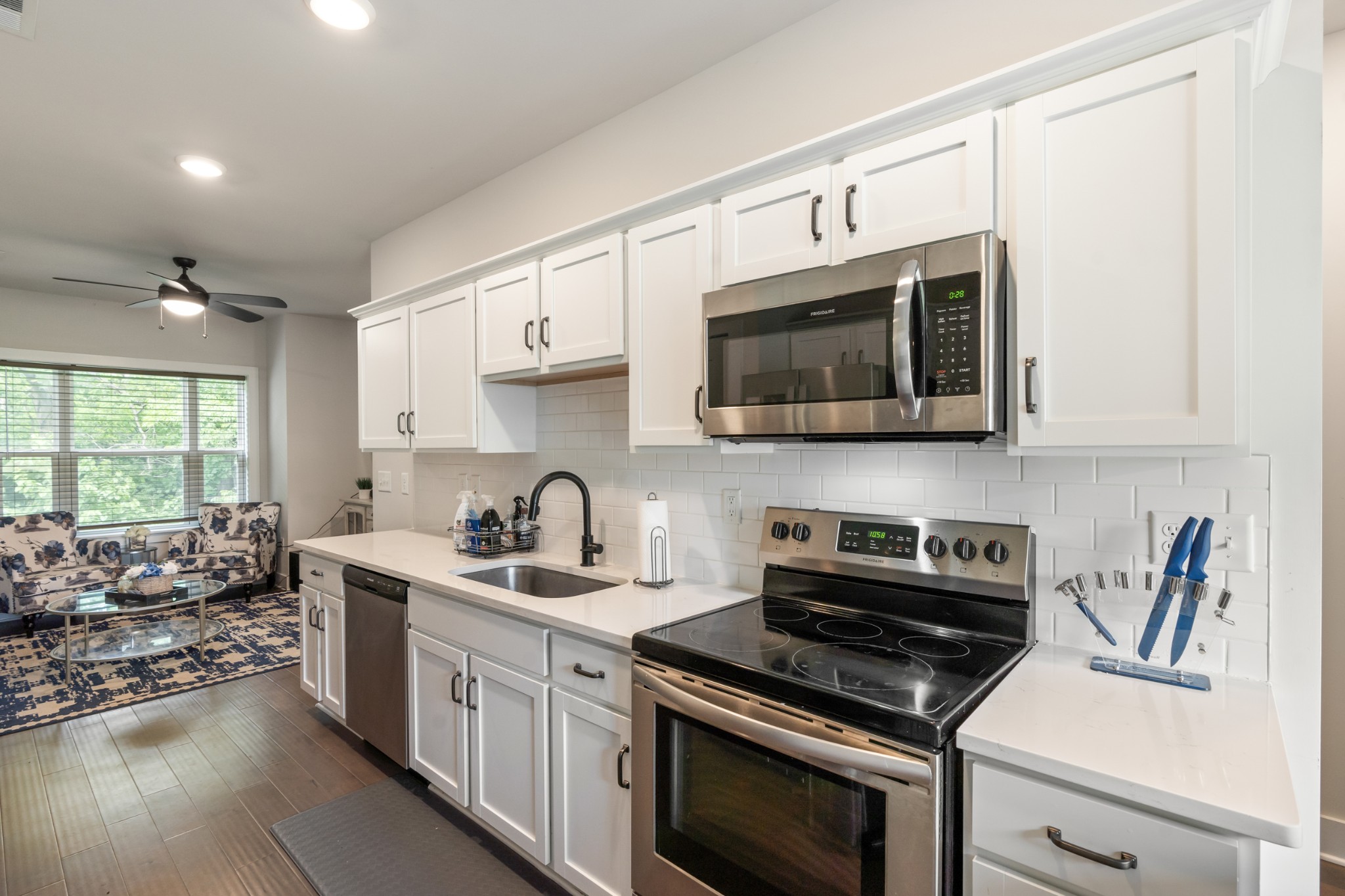 450 Glastonbury Rd 12